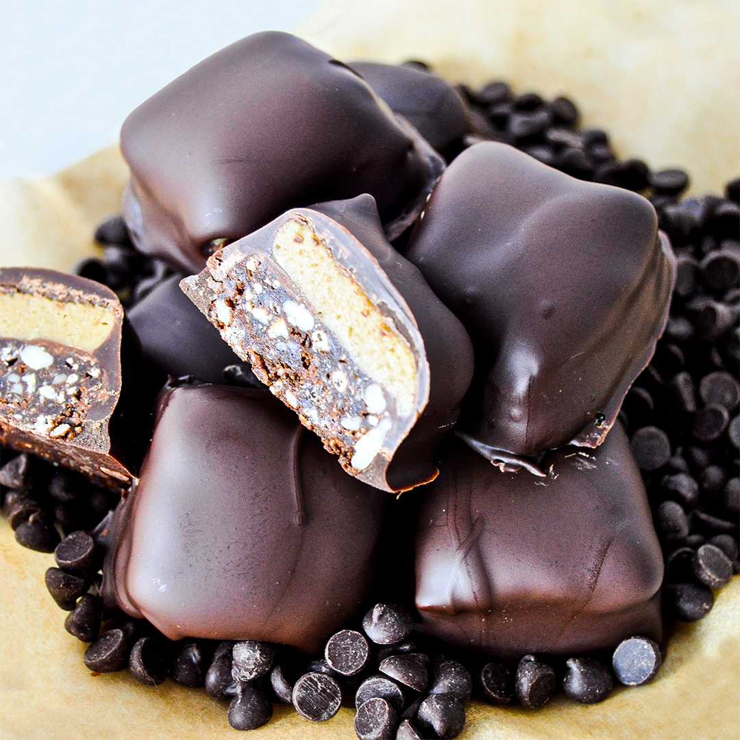 enjoylifefoods's tweet photo. What's better than delicious, allergy-friendly soft baked chewy bars? Transforming them into Decadent Candy Bars, a perfect bite-sized holiday treat! 

Get this #recipe featuring our Caramel Blondie Chewy Bars &amp; #DarkChocolate Morsels! - https://t.co/ufVnRsn6oB

#enjoylifefoods https://t.co/U4oPjFQnva