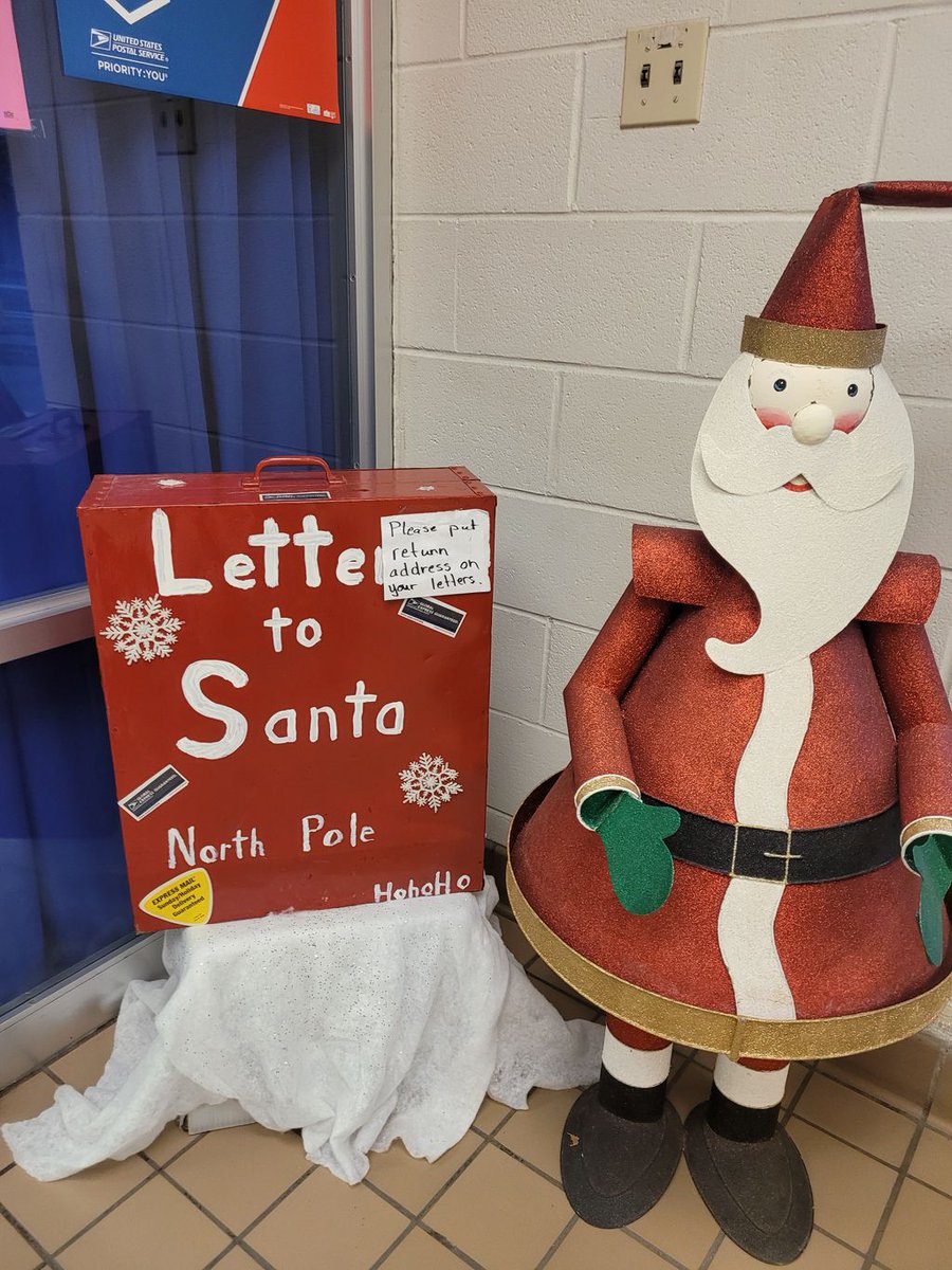 ChrchilCommerce's tweet photo. Found Santa's mailbox this morning at the Post Office. Hurry and get your letters in! https://t.co/H3ZKZAU8kM