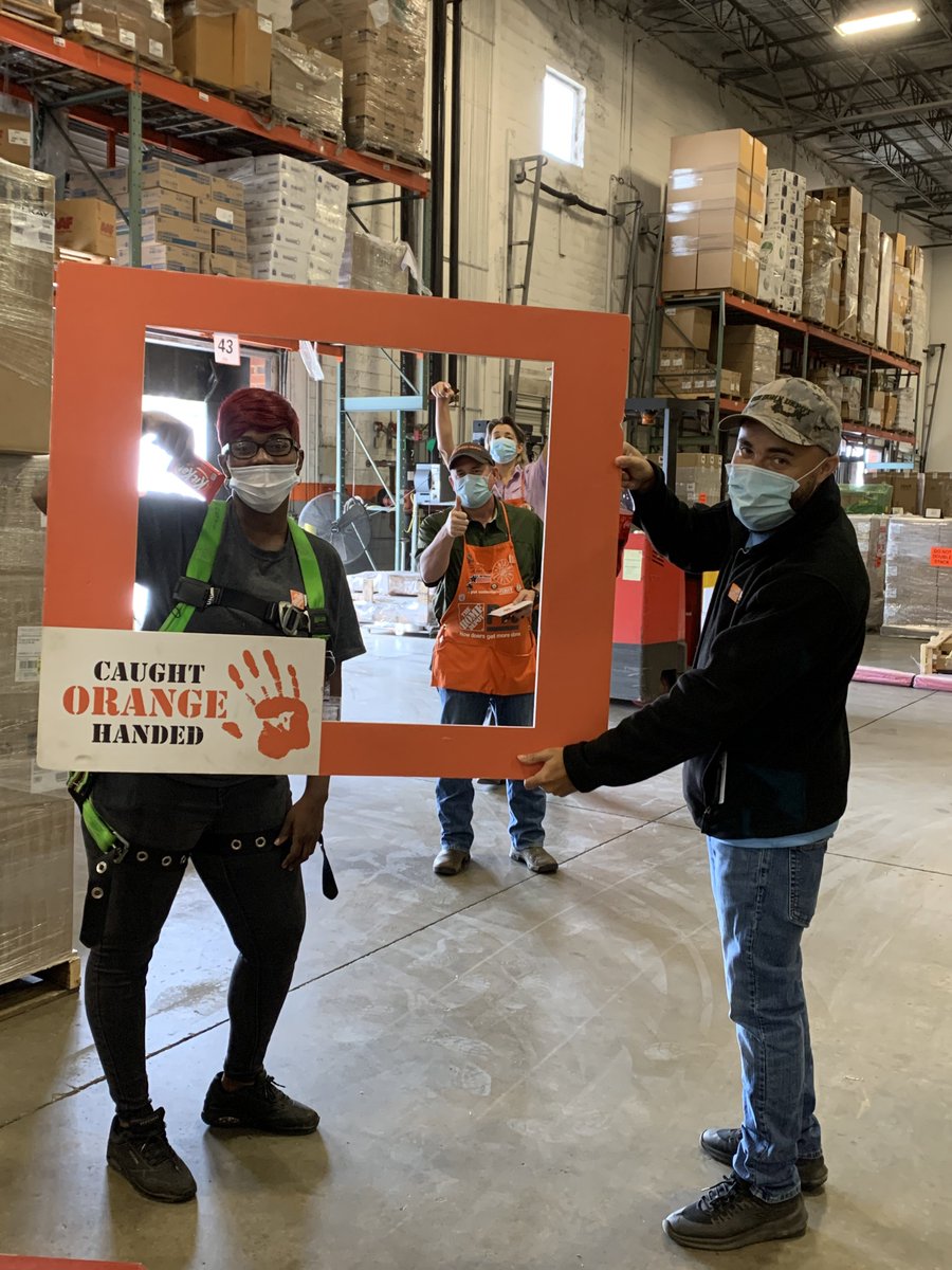 ShannonVick4's tweet photo. Great safety walk today having fun and being safe!!! Congratulations to being caught Orange Handed to Wayne Coleman, Cliff Miley, Byron Mcquay andTawana Brown. @jr_mherring @RobBusbyll @BLRoller34 @dougschmidt23 @HDLorenda @1109kg @markmelone11 @KHussey619 @HDMcKenna https://t.co/Q0dV1SVCIk