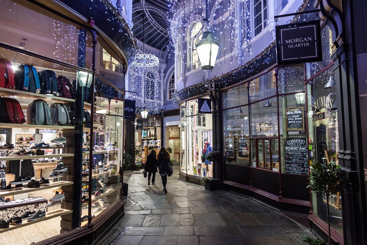 ⚠️Covid-19 infection rates in Cardiff have grown by 90% over the past week.

If you are visiting Cardiff this Christmas please wear a mask, maintain a safe social distance from others, shop alone, and try to visit mid-week when the city is quieter. 

#KeepWalesSafe