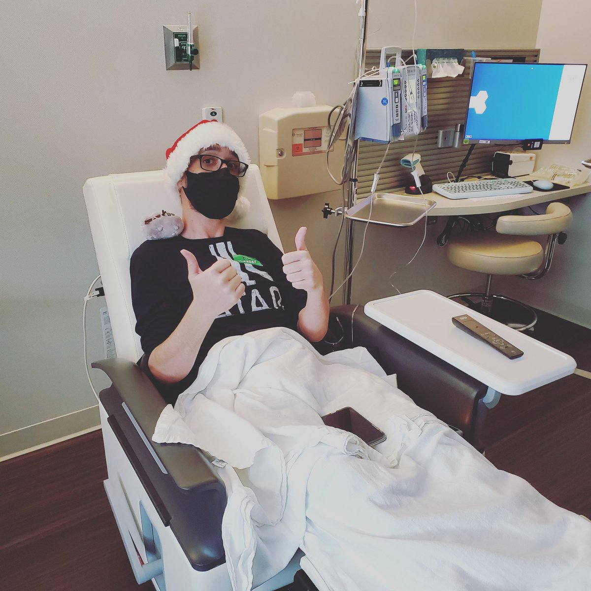 seanandstef's tweet image. "You may not control all the events that happen to you, but you can decide not to be reduced by them." ❤️ Chemo round 15, let's do this! 💪 #seanandstefstrong #seanandstef