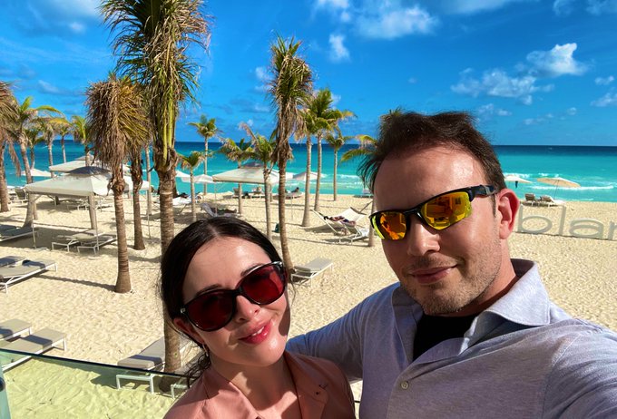 Alex Saint’s pics and videos