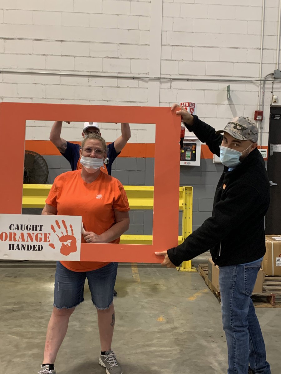 ShannonVick4's tweet photo. More of our Safety walk Look who we caught Orange handed!!! Andre Simmons, Marcus Jones, Monica Mantilo and Angel Bruno. @dougschmidt23 @HDMcKenna @KHussey619 @markmelone11 @jr_mherring @1109kg @RobBusbyll @HDLorenda https://t.co/qJRWWOaLWR
