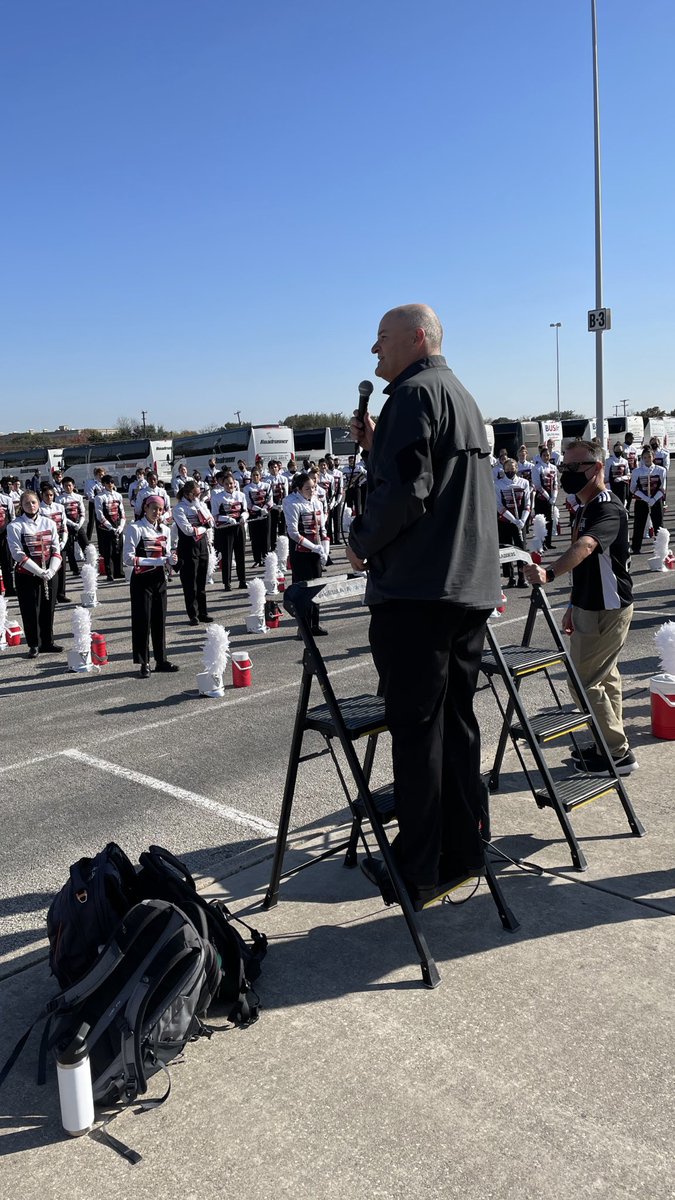 Mark Henry tweet media