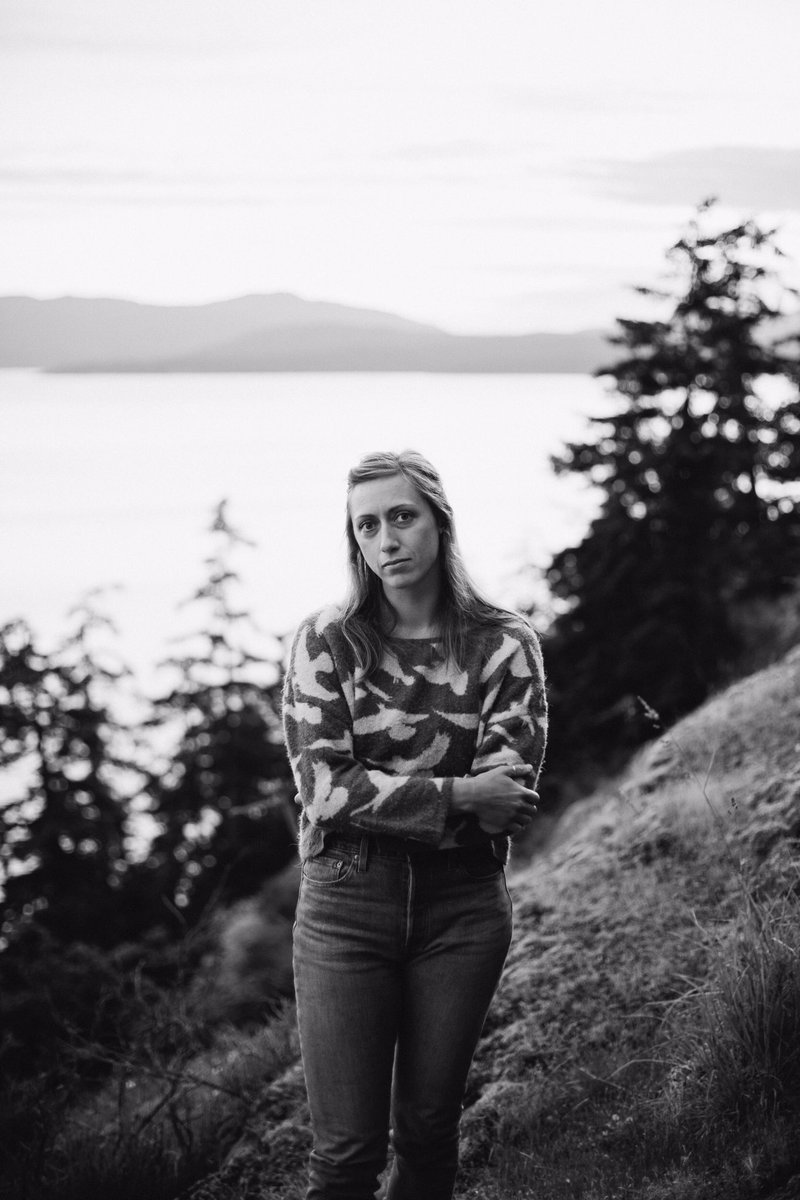 laurenmann's tweet photo. I’ll be doing an @instagram live this Friday at 6pm PST, playing songs from my latest album and doing a Christmas ukulele singalong! Join me over on the IG: https://t.co/5MSIGIlQah #showcasebc #amplifybc https://t.co/GFyMKjefFl