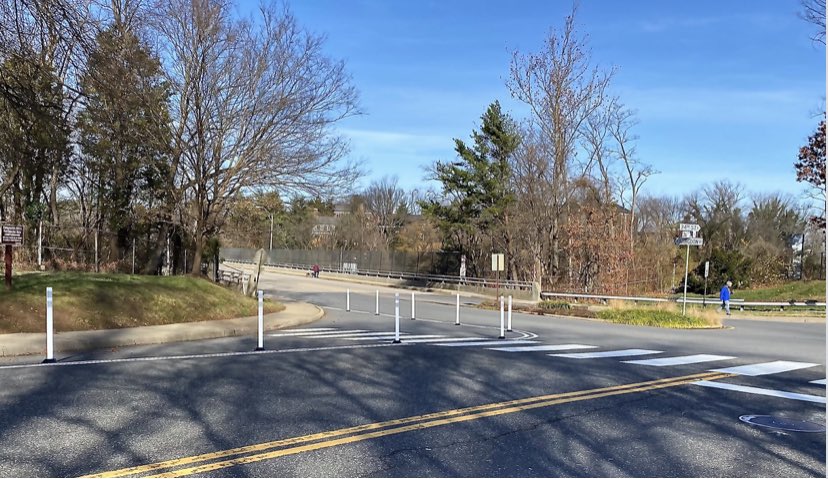UFairlington's tweet photo. Thankful for all those who worked to make this last corner a bit safer for our Abingdon walkers! #fairlingtonwalks @APSsaferoutes @APSVaSchoolBd https://t.co/r6rd7QqTGf
