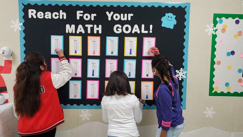 MGE_Gators's tweet photo. ✨🐊MGE 4th graders taking Ownership of their learning by tracking progress on their Math goals.✨#GoGators #BetterTogether @FortBendISD @jakeanichols https://t.co/eYnrah1p7a
