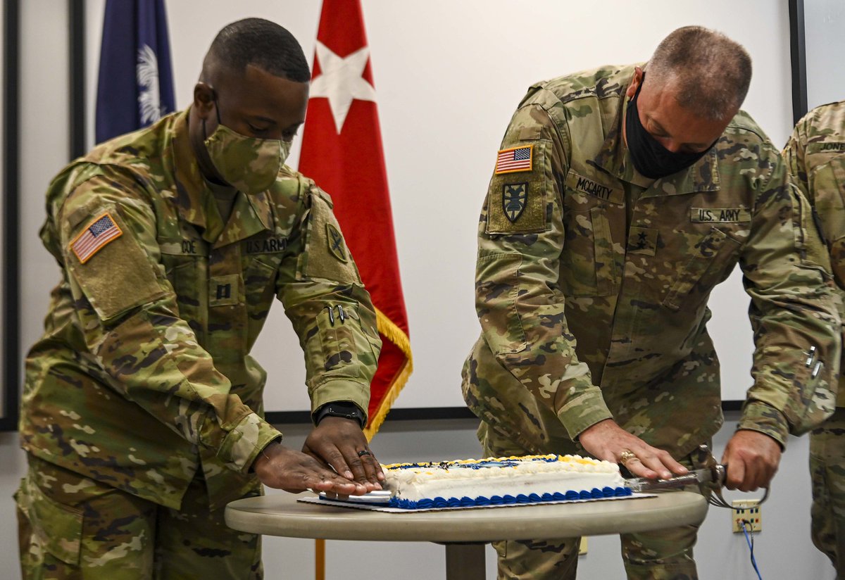 SCNationalGuard's tweet photo. The #SCGuard celebrated the National Guard’s 384th birthday with a cake-cutting ceremony Dec. 15, in Columbia, South Carolina. The National Guard's birthday is recognized as Dec. 13, 1636. (📸: Sgt. Tim Andrews) #Guard384 #NationalGuard https://t.co/I8kfrsRqY2