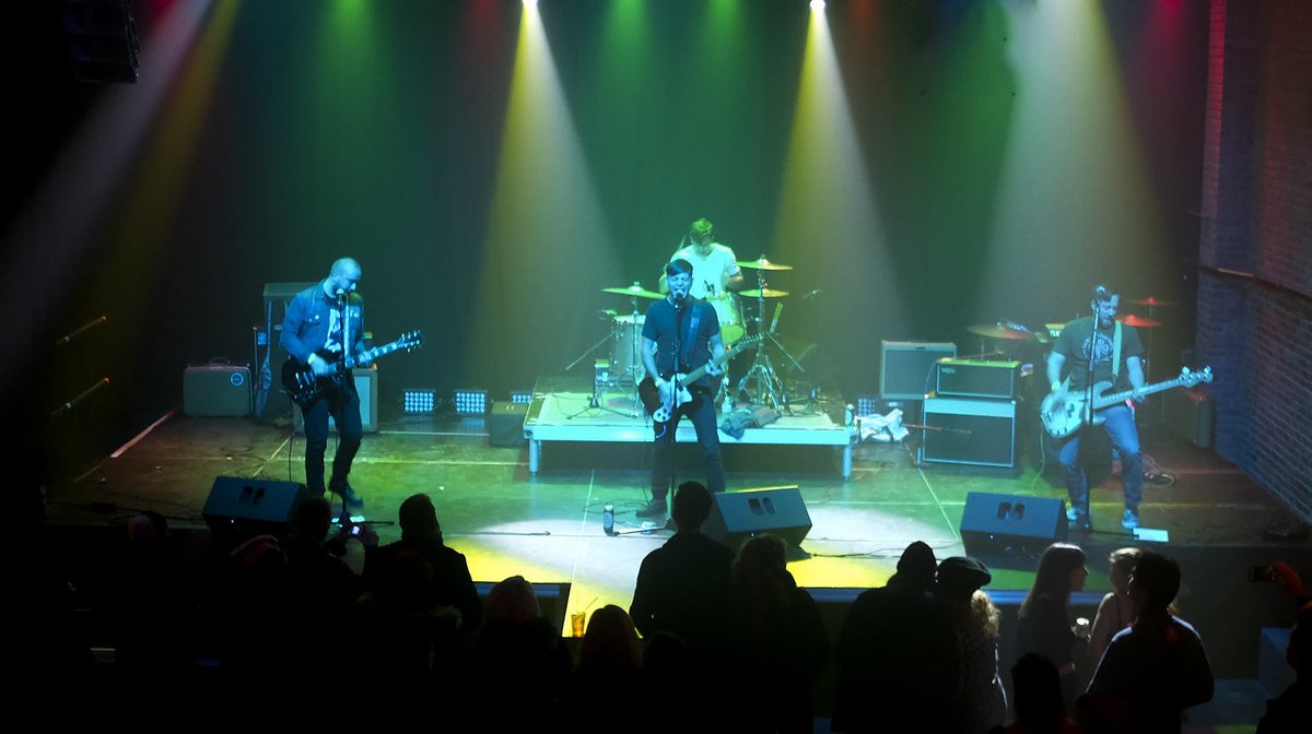 #OnThisDay in New Jersey Music, 2017: <a href="/TheOfficialTBE/">TheBatteryElectric</a> and <a href="/TheVansaders/">The Vansaders</a> put on a holiday show at <a href="/HOIAsburyPark/">House of Independents</a>. I miss going to see these guys and shooting their gigs. #music #photography