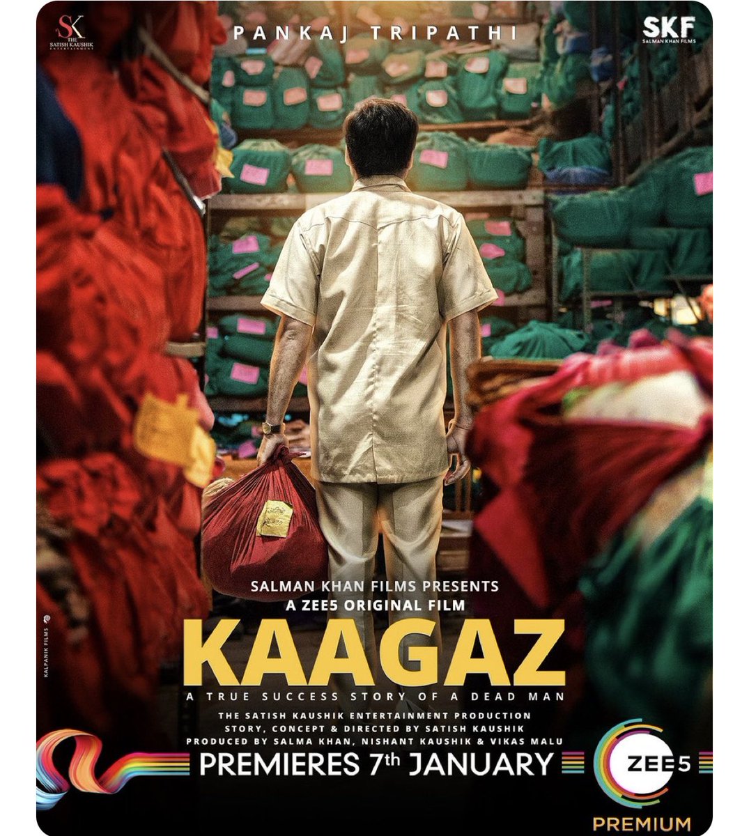 TripathiiPankaj's tweet photo. Kaagaz pe Lal Bihari Mritak ki kahaani hai badi atyachari. A true story, #Kaagaz premieres 7th Jan2021. In select theatres, in UP #ProofHainKya
@SKFilmsOfficial @satishkaushik2 @ZEE5Premium @TripathiiPankaj @Gajjarmonal  @TheAmarUpadhyay #mitavasisht  @Nishantkaushikk #vikasmalu https://t.co/CV8pLabG4m