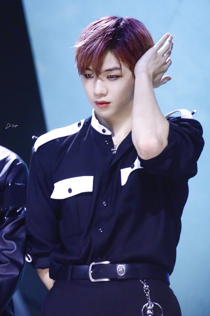 Hourly KangDaniel tweet media