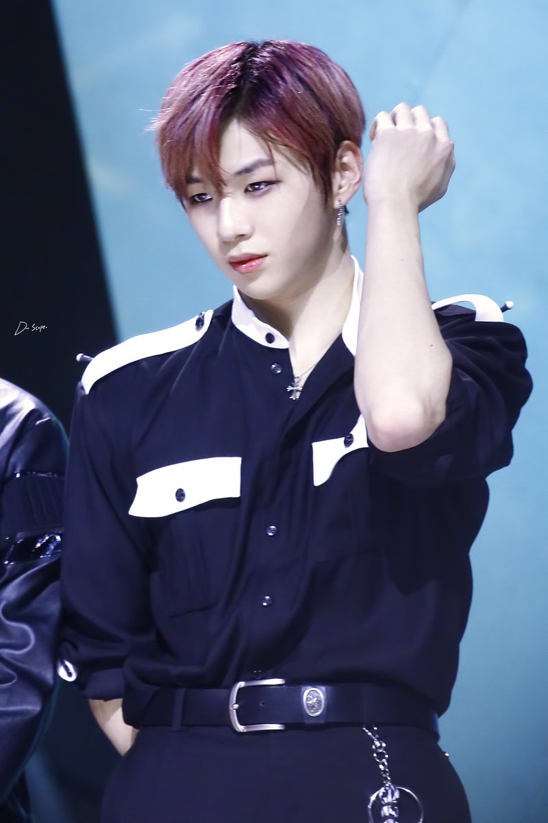 Hourly KangDaniel tweet media
