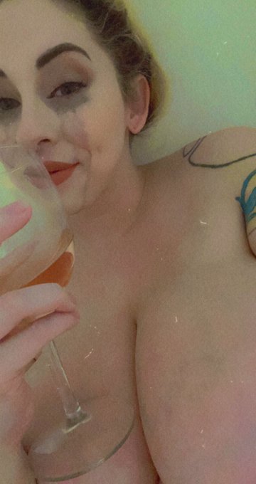 Do we all cry in the bathtub with a glass of wine? https://t.co/UtO3kx1XZB<a href="/tag/mvsales"class="tags"><span>#mvsales</span></a>