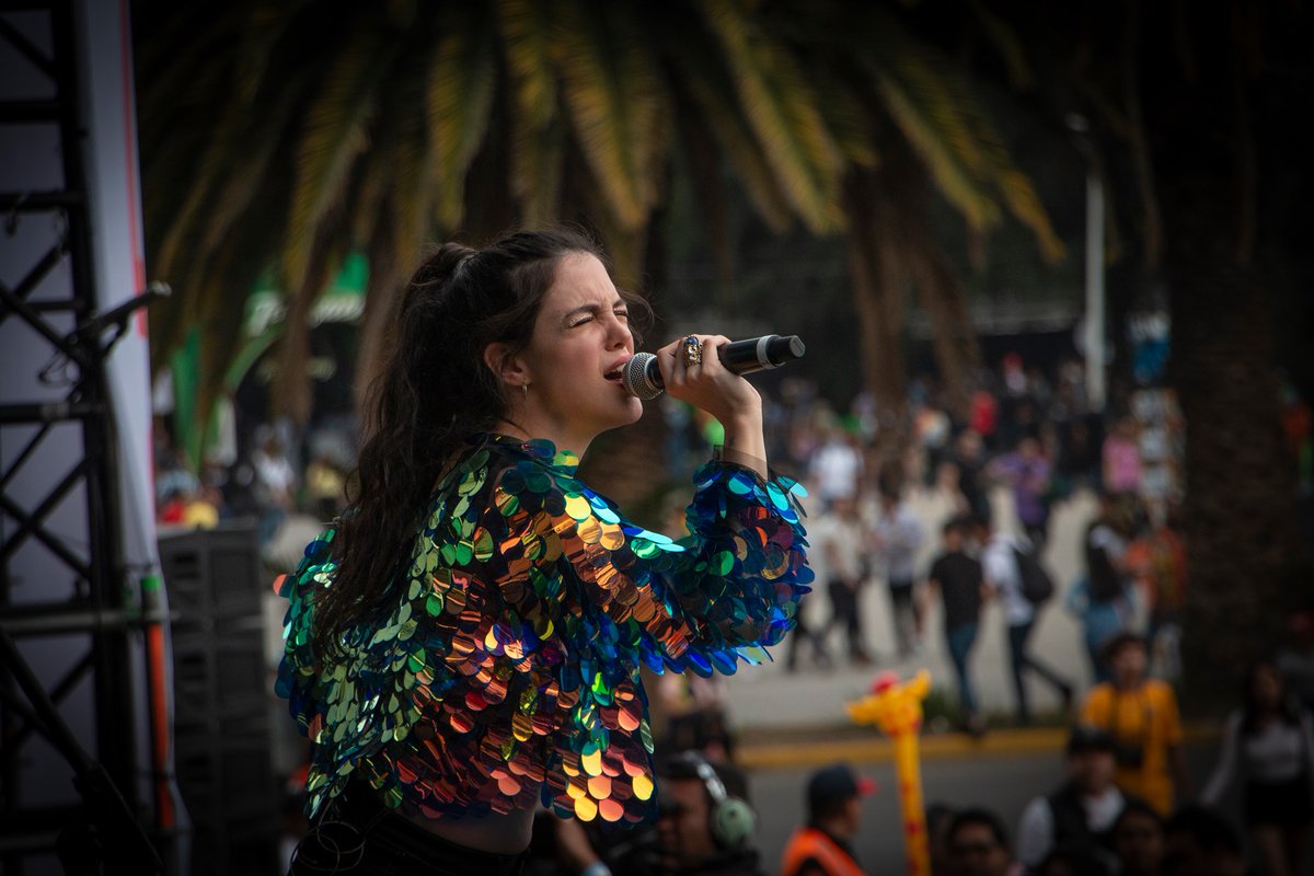 ClassMusic's tweet photo. Nueve meses sin shows en vivo 🙃 

#TBClass @madamerecamier en @vivelatino, 15 de marzo 2020. 

#NoOlvidar #VL20 

📸: @ulises_ccorte https://t.co/HweznUvwoz