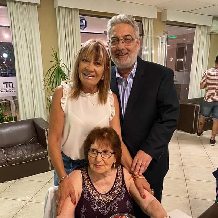 DarioRanco's tweet photo. Festejando el cumple 92 de mi madre Elena. Junto a mi hermano, familia, afectos y reuniendo a cuatro generaciones. Celebrando la vida. https://t.co/823tp0ttfh