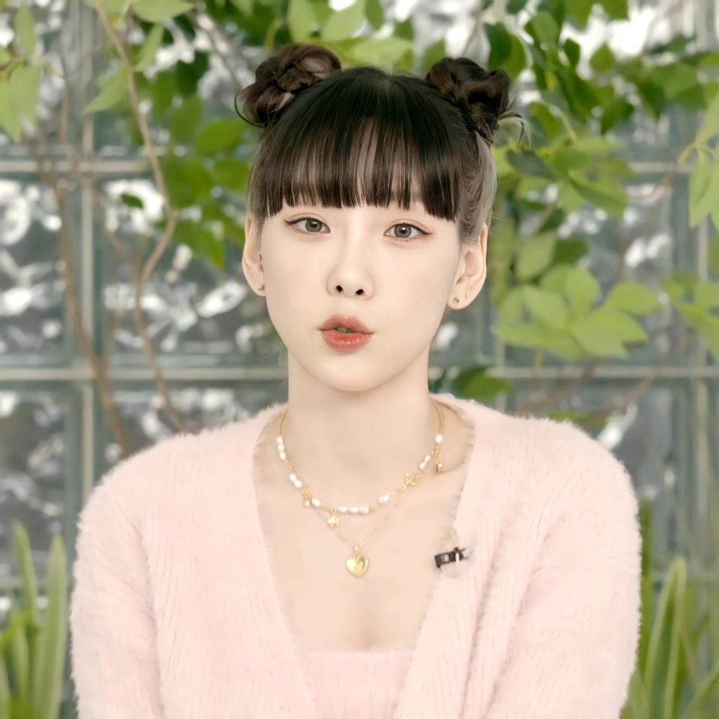 SNSDChartsbr's tweet photo. [UPDATE] TAEYEON - What Do I Call You (12:00 PM KST):

#1 Genie (=)
#1 Bugs(=)
#4 FLO (+1)
#9 MelOn 24Hits (+2)

*Go to this #1!

@GirlsGeneration https://t.co/ZPEe809bpF