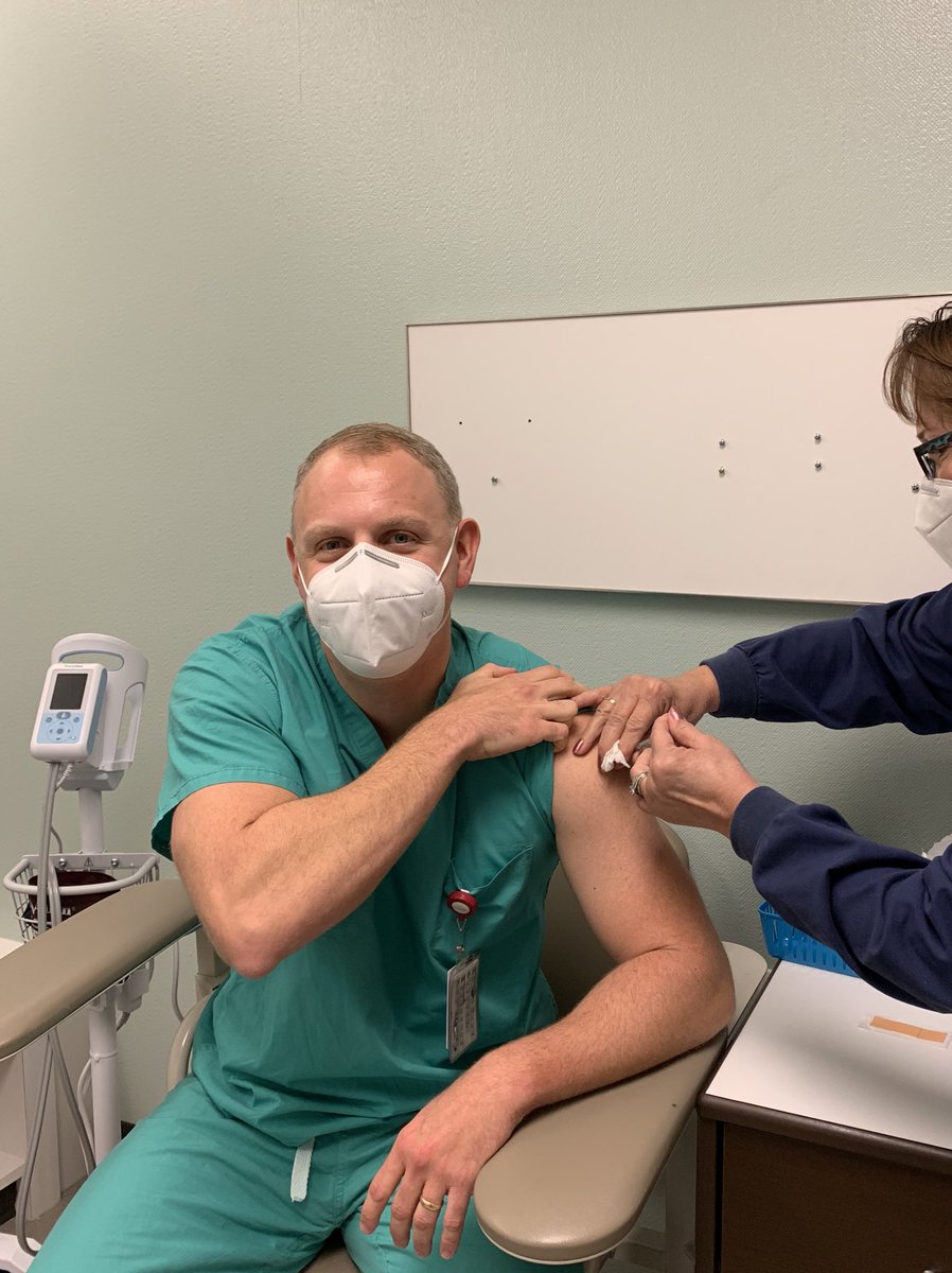 I received my  #COVID19  #vaccine today  @UMCNO almost 9 months to the day after admitting & intubating what turned out to be the first critically ill covid case in  #Louisiana. I hesitated to post this pic as I feel guilty receiving it before so many which need it more than me. 1/n