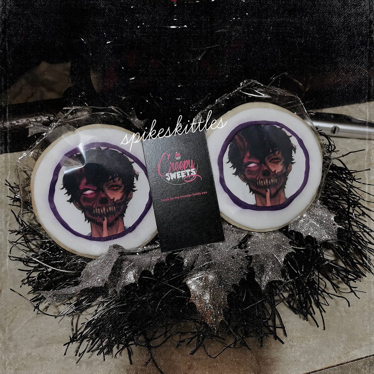 spikeskittles's tweet photo. My friend @_Creepy_Sweets_ surprised me with @Corpse_Husband cookies for my birthday and I'm just.. My heart exploded. I love them and don't want to eat them even though I know they'll be delicious lmao ilysm 🖤💕 (my bday is the 25th.) https://t.co/Iph1bQnc2b