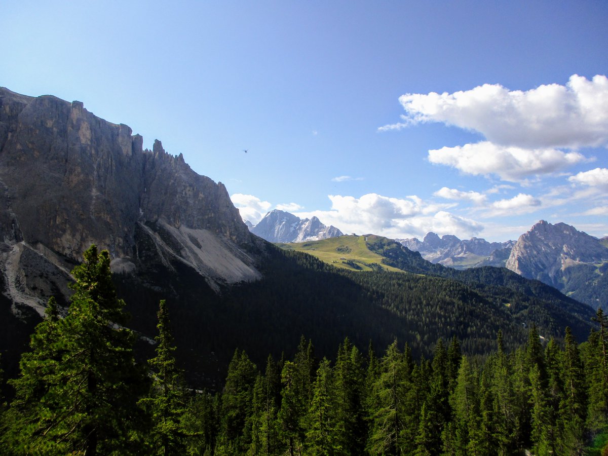 4/ Passo Sella (desde cruce Passo Pordoi) https://www.1001puertos.com/2012/10/passo-sellasellajoch-por-cruce-passo.html