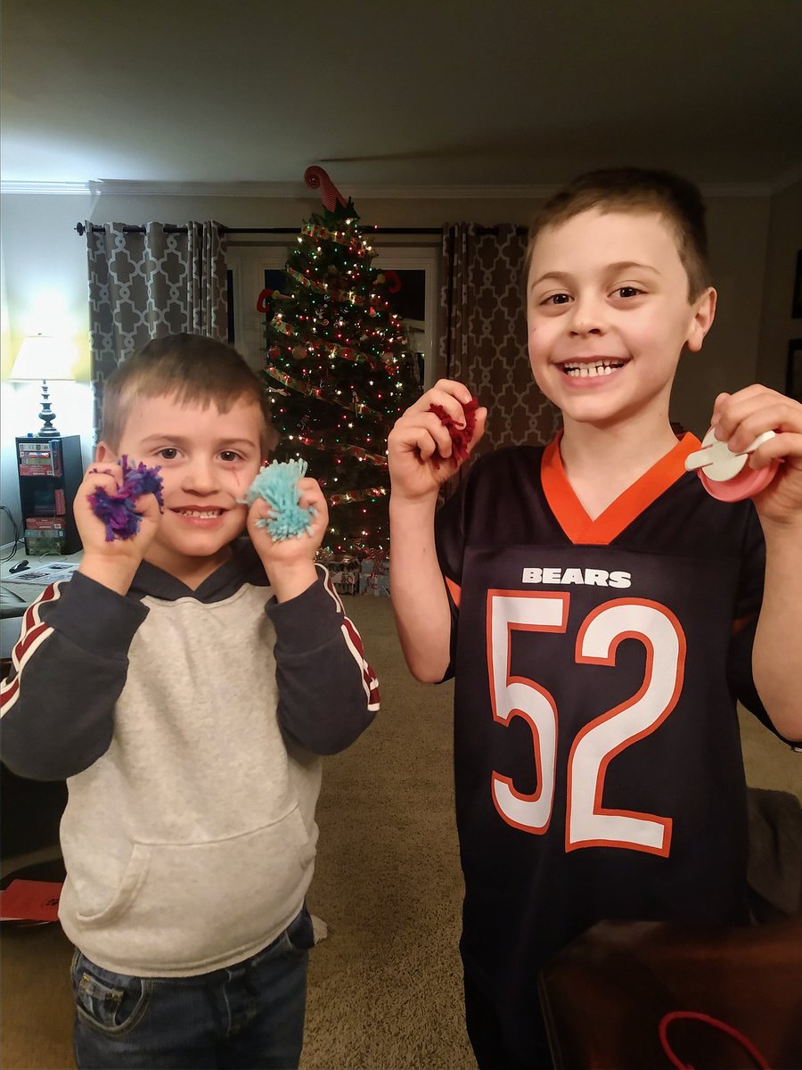 Another fun Take and Make Kit from the <a href="/balibrary/">Barrington Area Library</a>! Yarn balls make great snowballs for an indoor snowball fight! ❄️