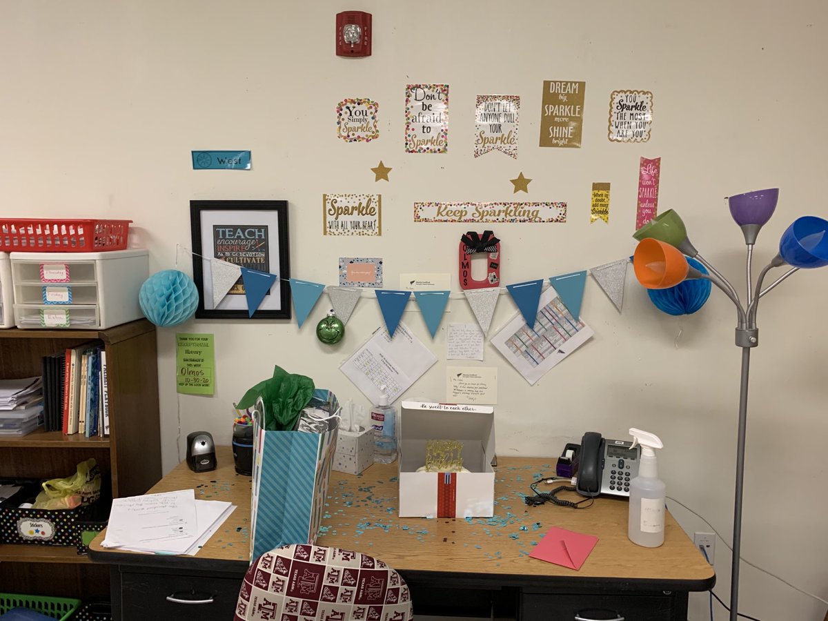 DesireeOlmos2's tweet photo. My team made me feel so special today! Blessed to have them! https://t.co/dpj8BmJmYH