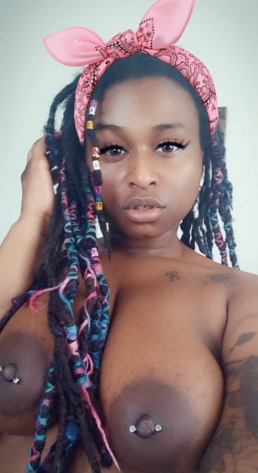 🌷💗 #tittytuesdays 👅💕 https://t.co/jFEltvJUP1<a href="/tag/tittytuesdays"class="tags">#tittytuesdays</a>