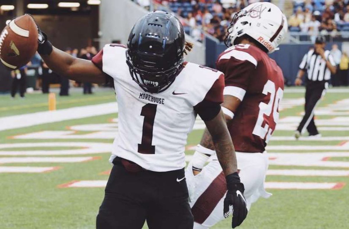 🤍.
very blessed to say that i have received an offer from Morehouse College

#HBCU 🙆🏽‍♂️