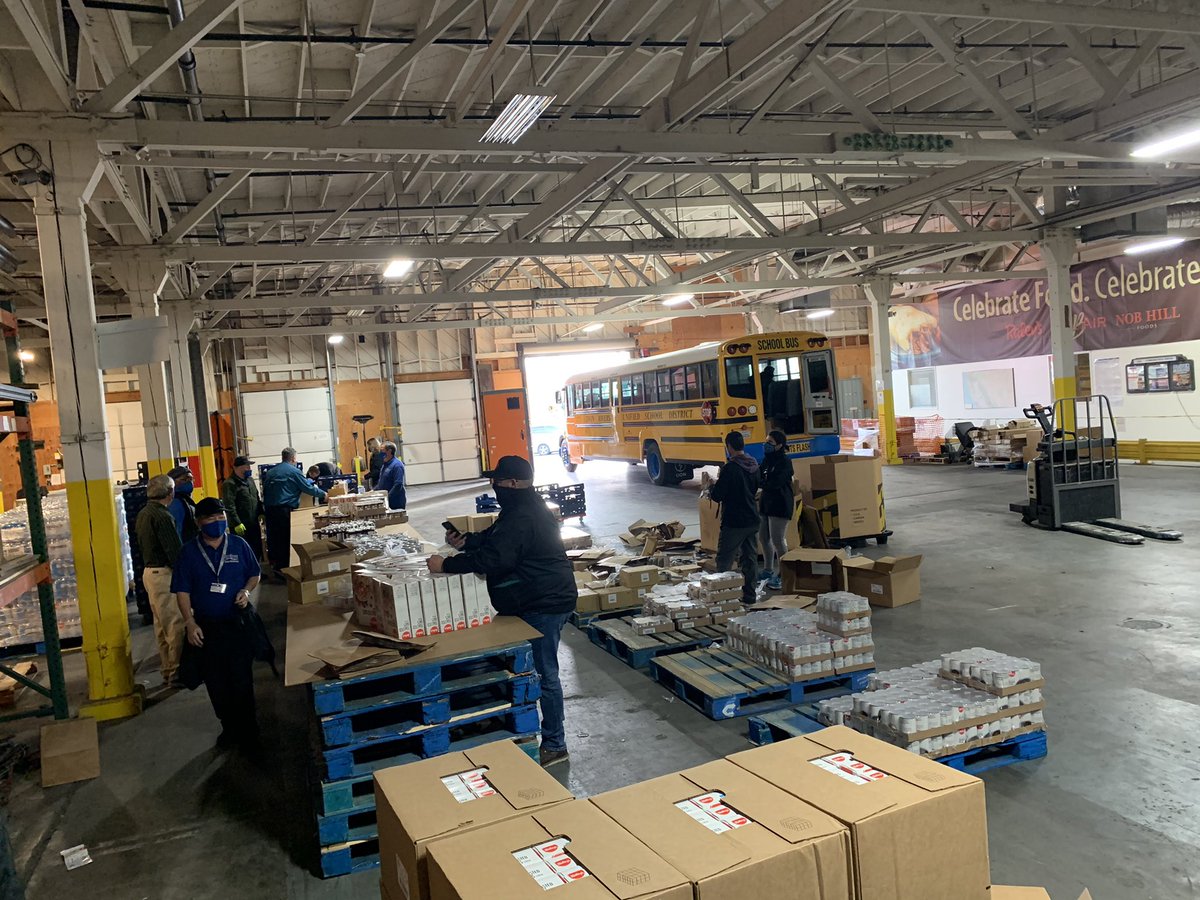 KristenMCoates's tweet photo. @TwinRiversUSD @LionElectricCo @sac_coe @2amazing2bgrace @tsbenson @SchoolBusFleet We have some elves preparing something special! Thanks @raleys @ ozark trucking @LionElectricCo and @trusd transportation services! Can’t wait for the surprise! https://t.co/MllTrTSY0e