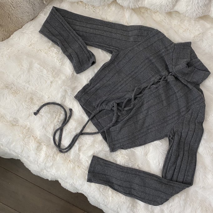 More items listed on my Poshmark💗ALL $10✨ https://t.co/U1XYBMIQUX https://t.co/LEkrAwngb5