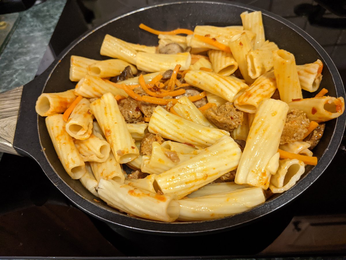 VeganGently's tweet photo. pasta time! #vegan #pasta #veganfood #vegandinner #vegansupper #veggies #yum #eatyourveggies https://t.co/va21vX37QL