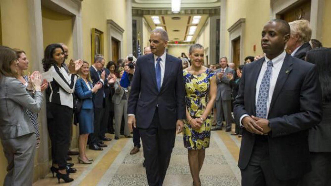 michele_norris's tweet image. Can’t help but compare Barr and other AG departures in this admin from DOJ to the day @EricHolder left the bldg to the applause of everyone who stepped out of their offices, lined the stairwells and hung over the railings to 👏🏽 clap him out the door w/ respect for job well done