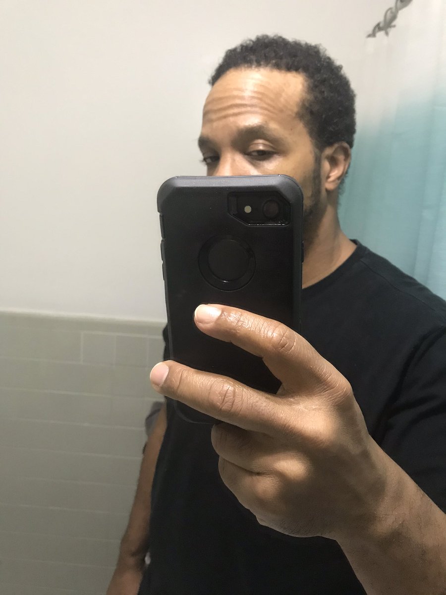 DJROB_B_ROB's tweet photo. I put no chemicals just juices and berries #nature #naturalhair #natural #hair #organic #black #man #environment #KingandPrince #king #picture #photography #photoshoot #photo https://t.co/J3EVZiij3d
