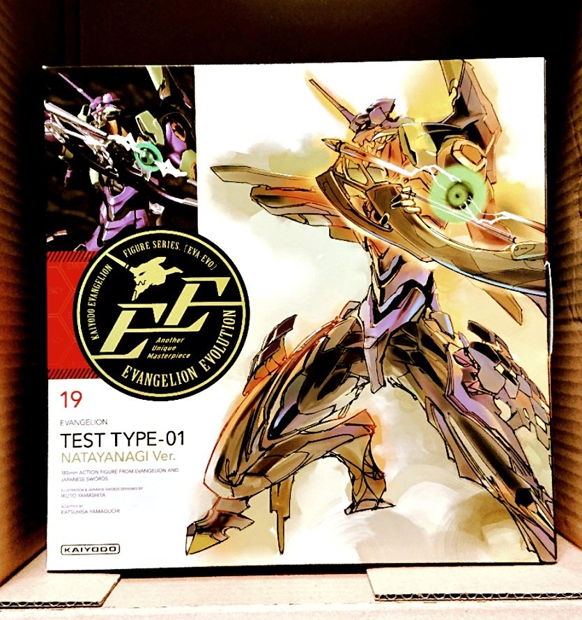 昨日、アマゾンで注文したエヴァのフィギュアが届いたよ!
「エヱヴァンゲリヲンと日本刀展」用に製作された刀『刀野薙』仕様のエヴァで独特なアレンジがカッコいいよ!!

あとアマゾンから来た「輸送中」の通知がエヴァっぽくてテンションが上がった。
#エヴァ 