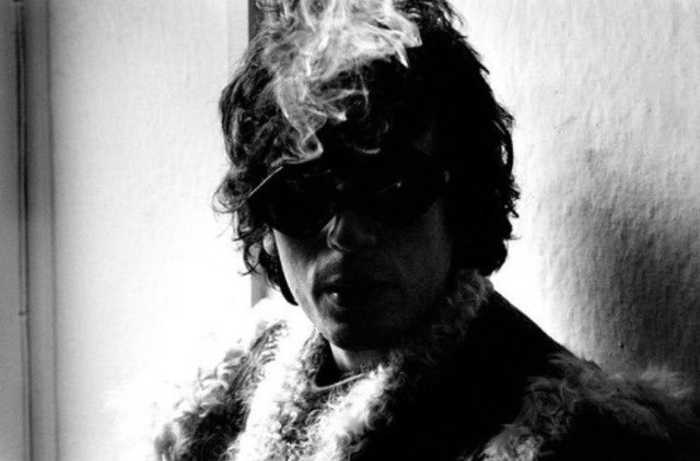 GeePatty's tweet photo. Syd Barrett in 1967, by Alain Dister
#sydbarrett #rogerkeithbarrett #PinkFloyd #sydbarrettfansgroups https://t.co/AtcgInclog