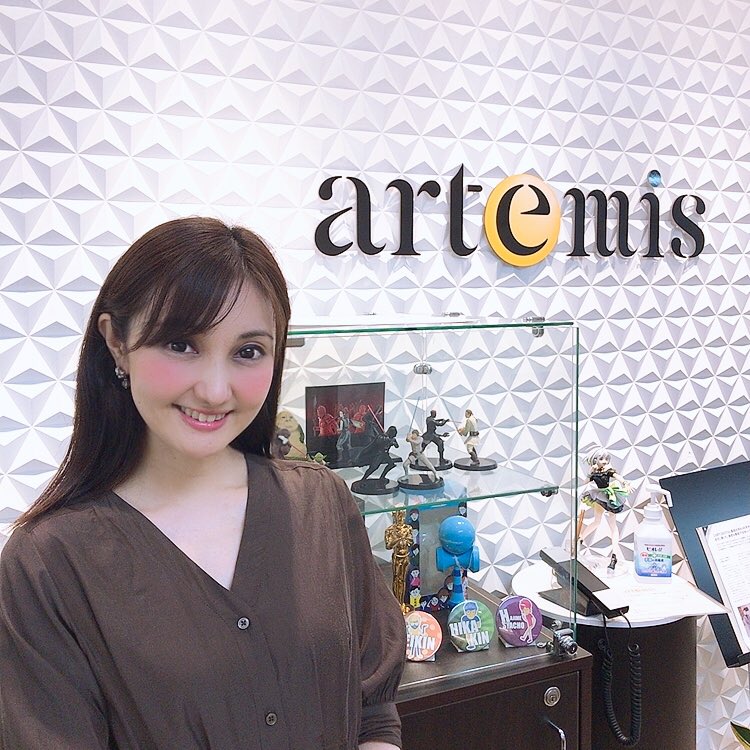 日めくり美女カレンダー