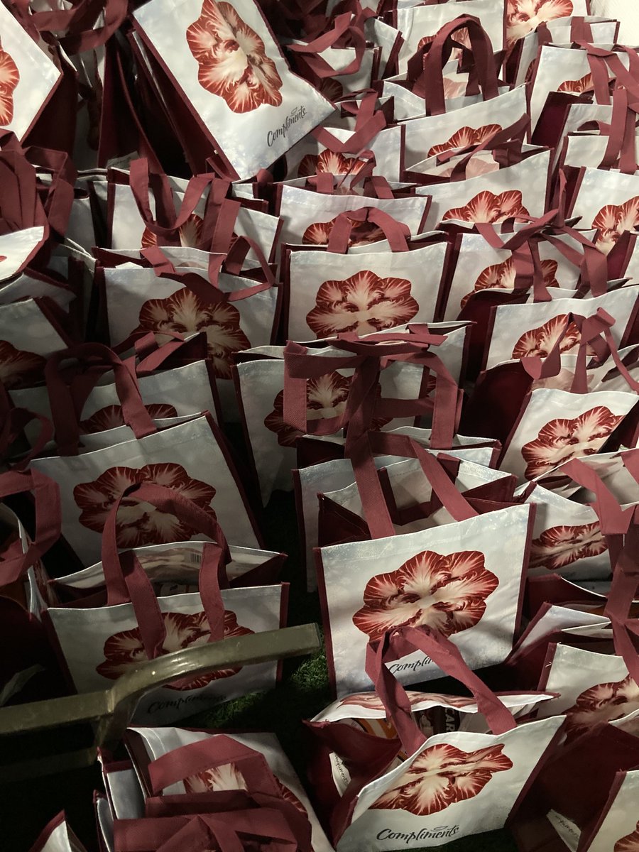 NnuSoccer's tweet photo. Big thank you to @sobeys and our volunteers for their #HolidayActsofKindness bringing holiday treats to our youth soccer players! #KindnessMatters #sobeys https://t.co/3N1TvOvXwB