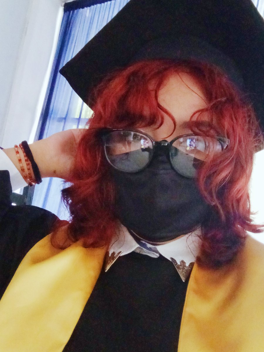 nad_vsk's tweet photo. Hi👩🏽‍🎓🍒 https://t.co/qYMtA3uKrg