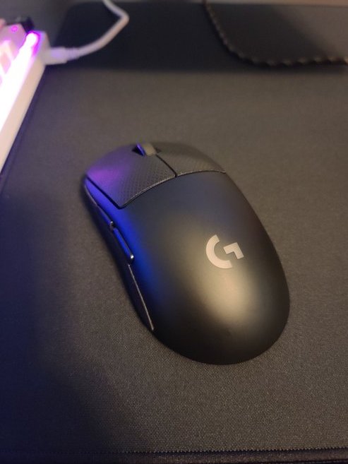ChrisGodlyy's tweet photo. Logitech GPW Mouse Giveaway

Mouse has Grip Tape and Custom Hyperglides, only used for 1 hour and switched back to ZA-13.

How to Enter:
Follow Me
Like and Retweet
Tag 2 Friends

Giveaway ends December 21st, GL ! https://t.co/ROLQ5V4hpN