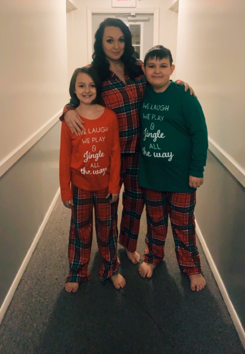 MissCle216's tweet photo. Merry Christmas 🎄🎁 https://t.co/QlyuwoRQhf