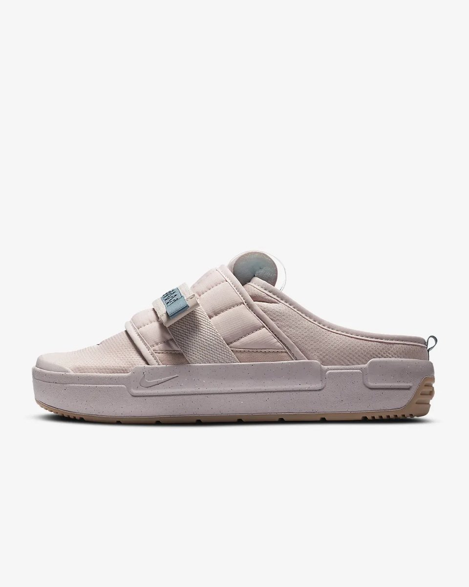 SNKR_TWITR tweet media