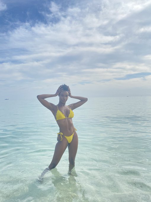 Miami Beach Circa 2020 https://t.co/8xmwR2gRyj<a href="/tag/ovo"class="tags"><span>#ovo</span></a>