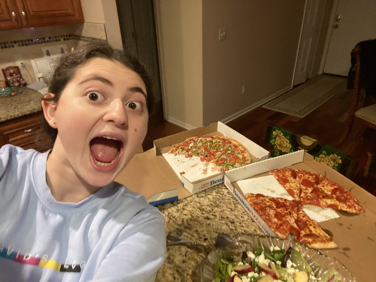 @DavidDobrik in honor of ur podcast announcement about doughbrik I made the fam get pizza for dinner #viewspodcast @NashDobrikVIEWS