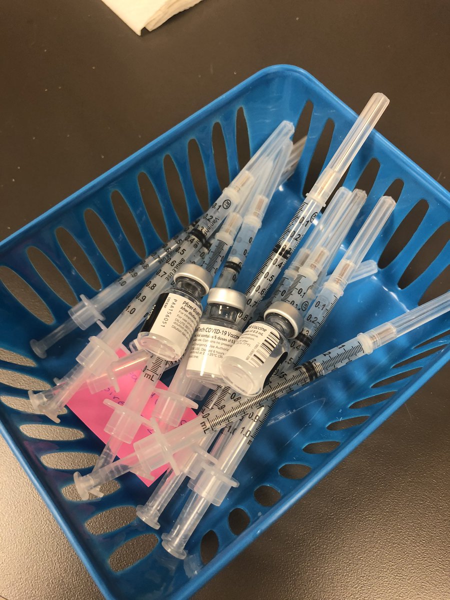 shelbactam's tweet photo. It feels so surreal to be part of such a historical moment! 🌟💉🦠 https://t.co/MQOwA8razb