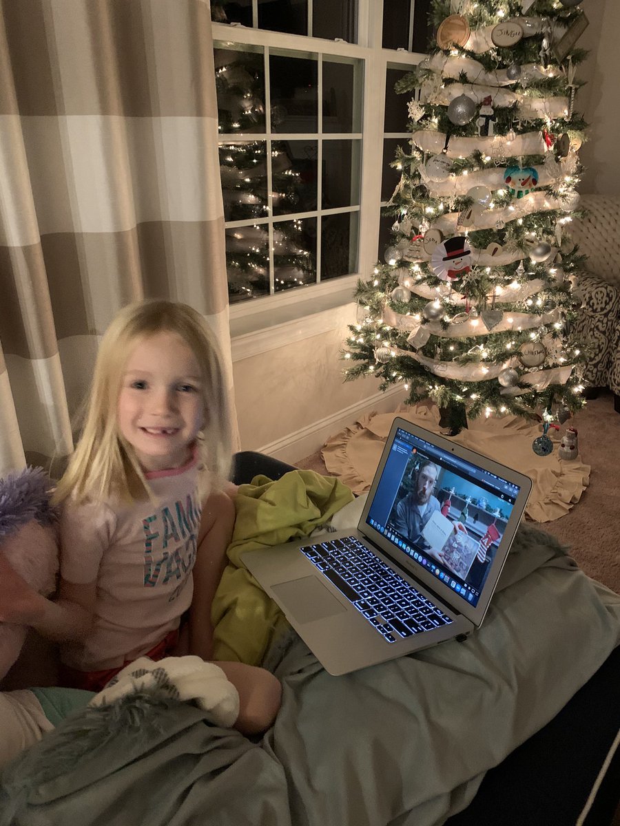Eley_Education's tweet photo. We loved hearing “The Ninjabread Man” and learning about symmetry with @eSentzBSES ! 🎄 📖 #BSES12DaysofLiteracy https://t.co/vhBb1b9Rtz