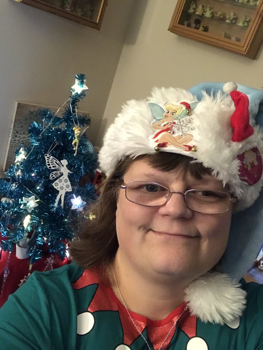 Rainham1st's tweet photo. And that’s a Christmas wrap. Final session over for the term. It was mini wreaths and snowflakes and Christmas bingo 😃😃 and Tinkerbell as an elf!  @Girlguiding @GillinghamDiv @guidingkentwest @Guiding_LaSER https://t.co/qiykADpFl9