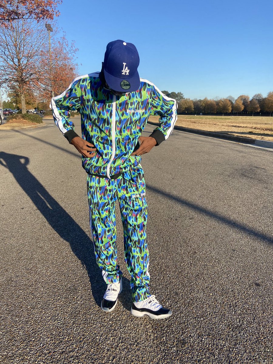 Johhnydapper's tweet photo. She said I love your drip fucc meh wit yo clothes on 🐰🐍 https://t.co/C0keux0E9b
