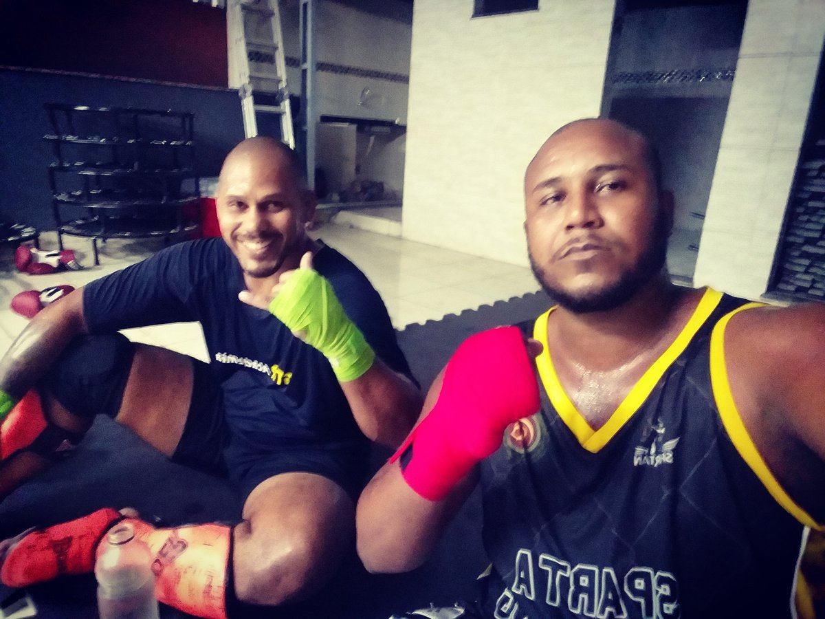 VKickboxing021's tweet photo. I'm coming back..
👊🏾☠💣
@moises_sabbas #apkb #ThugKickboxing #Tropadovitao
#vitaokickboxing021 #andstill
#spartakickboxing https://t.co/rhnVIybK7V