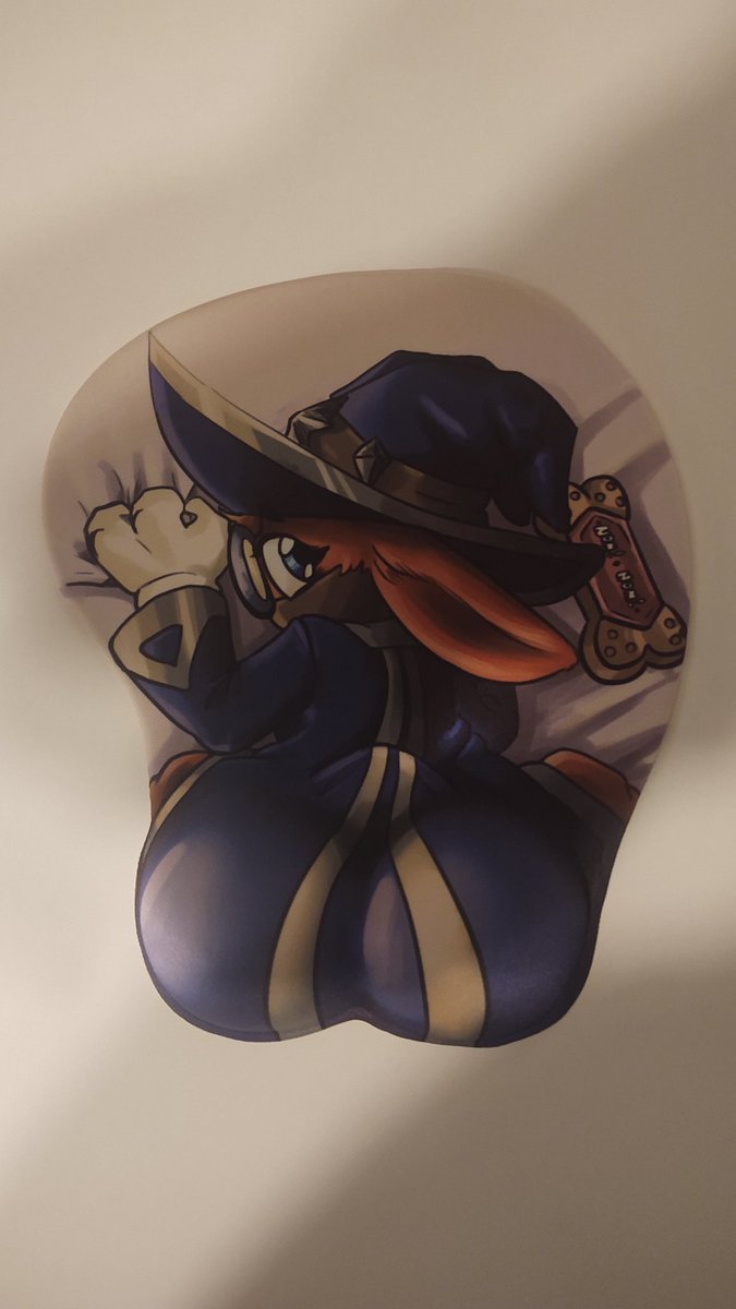 SkeletonKid5's tweet photo. I did a Collab with @L3wdLab and now IT IS REAL! you can puchrase a smol moji bubbly booty mousepad!

Link of the store: https://t.co/QD1xhZll0U https://t.co/UjbmsC7lje