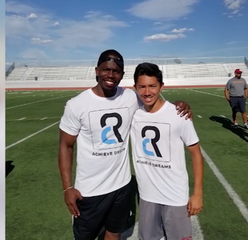 QB William 'Ikaika' Bailey, 19, from Merced, CA contracted  #COVID twice. First time fever & chills. Weeks later his feet swelled & gained 20 lbs from heart failure, requiring mechanical valve surgery. He's on blood thinners for the rest of his life.  https://abc7ny.com/health/ca-teen-fights-for-his-life-after-contracting-covid-19-twice/6375925/