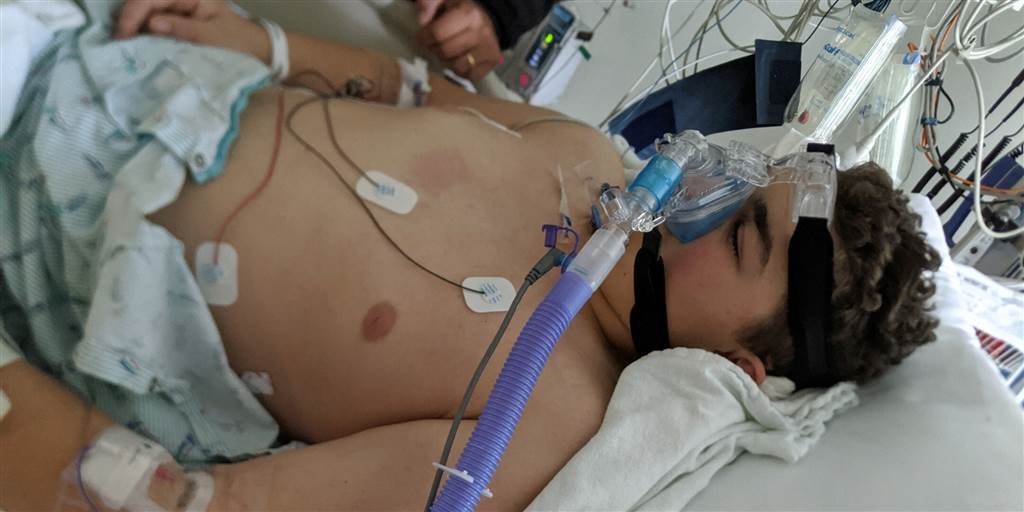 Anthony Lawson, 13, developed a headache, itchy eyes, rash from  #COVID, then began gasping for breath. He was admitted for heart and kidney failure to an ICU in Seattle. "How does a healthy kid, an athlete, end up in organ failure?" - mom. He survived  https://www.today.com/health/pediatric-multisystem-inflammatory-syndrome-mom-shares-experience-teen-illness-t181576